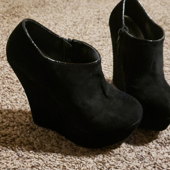 Black pumps - Picture 3 of 4